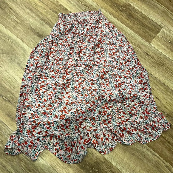 Kendall & Kylie Floral Skirt - Picture 1 of 3